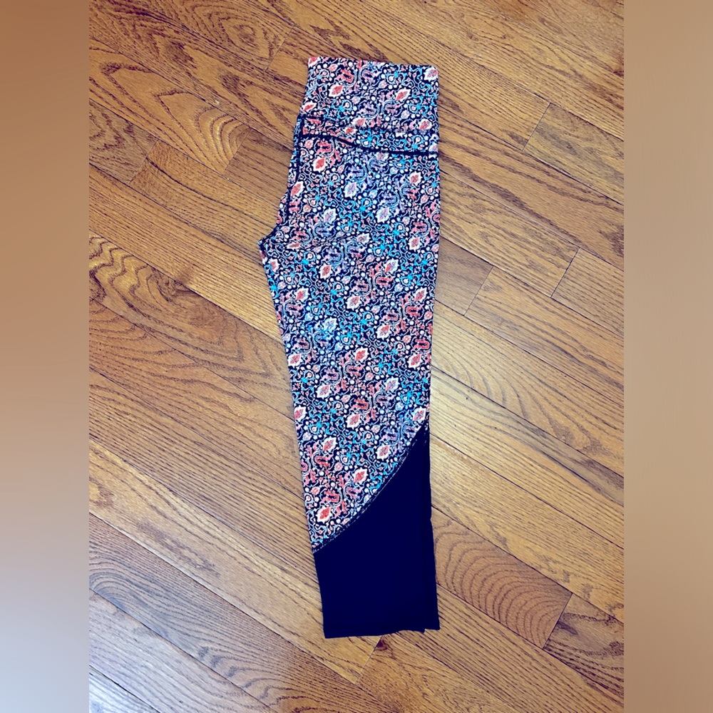 Athleta Cropped Leggings, Size M